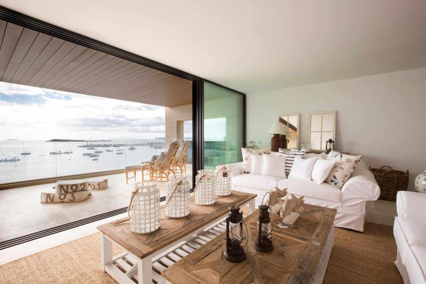 Beachfront Es Turo Apartment Colonia de Sant Jordi Стая снимка