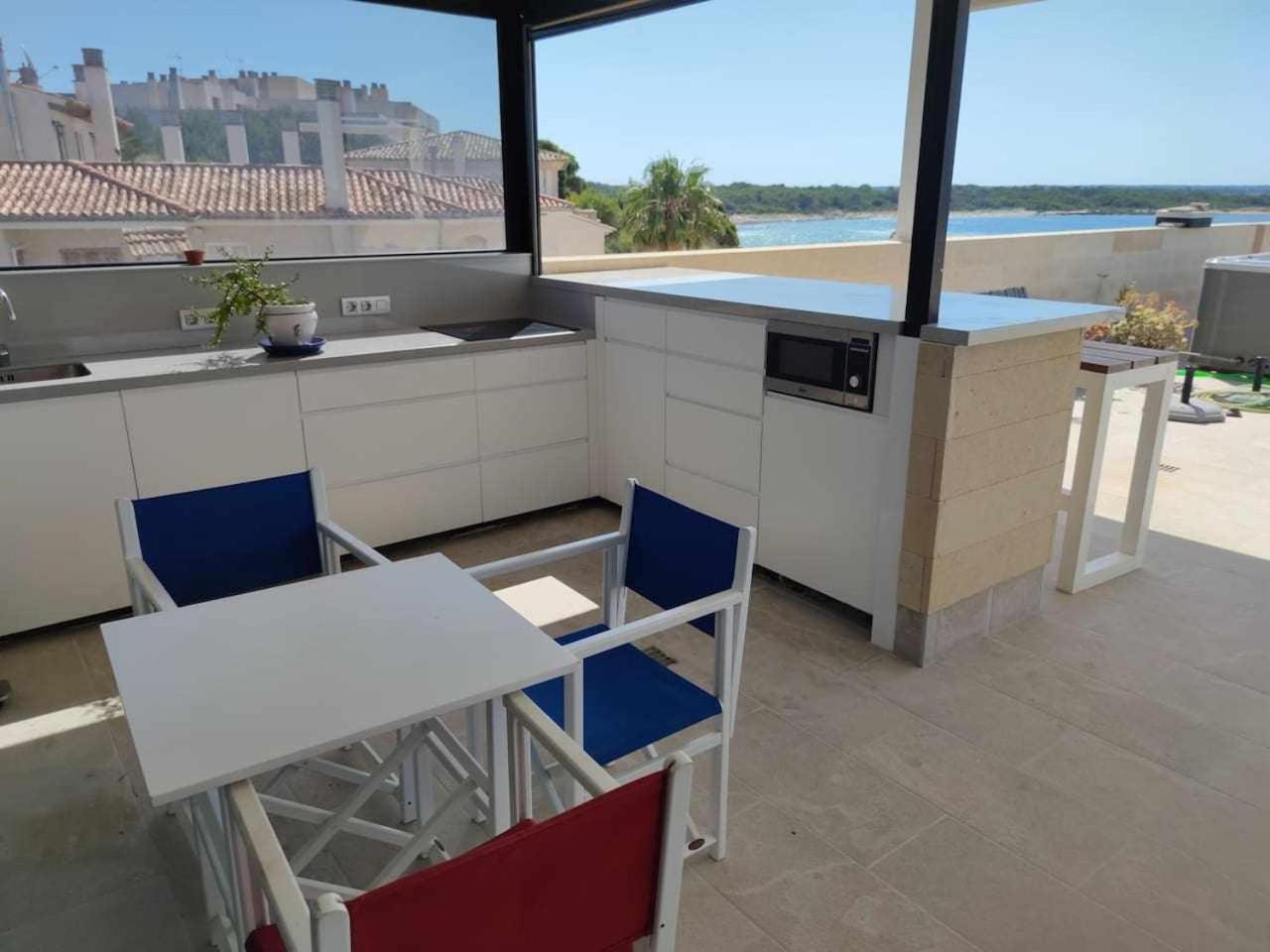 Beachfront Es Turo Apartment Colonia de Sant Jordi Стая снимка